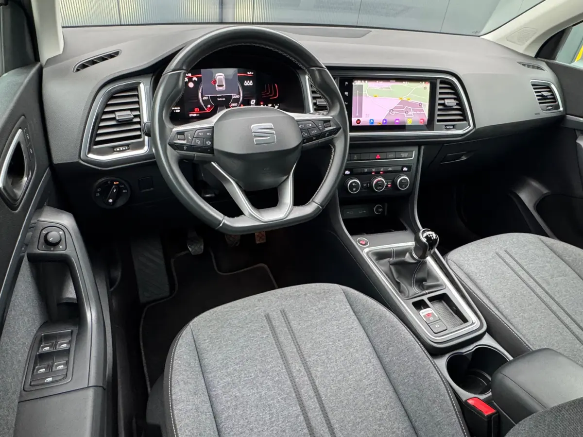 1.0 TSI Style * 27.000KM!!* Navigatie * Camera * Virtual Cockpit * Elek. Achterklep *