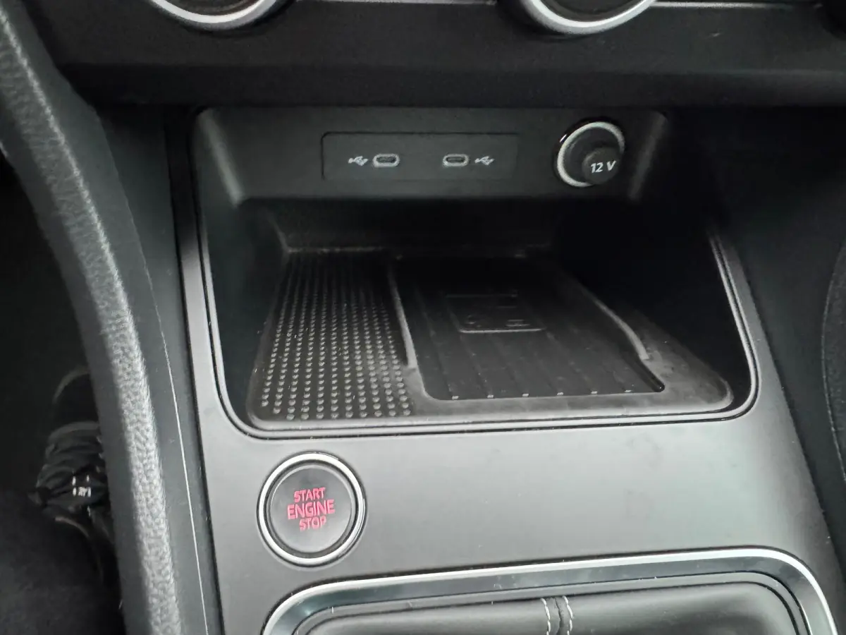 1.0 TSI Style * 27.000KM!!* Navigatie * Camera * Virtual Cockpit * Elek. Achterklep *