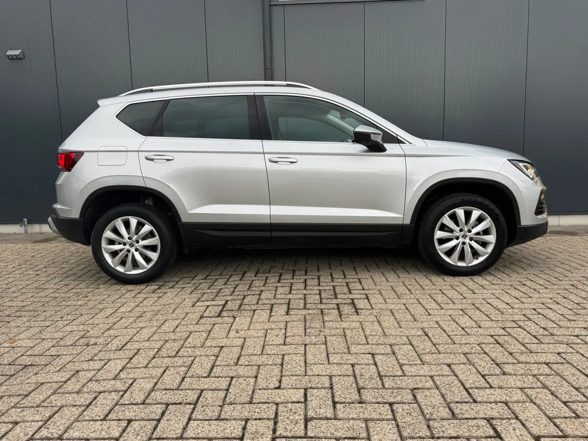 1.0 TSI Style * 27.000KM!!* Navigatie * Camera * Virtual Cockpit * Elek. Achterklep *