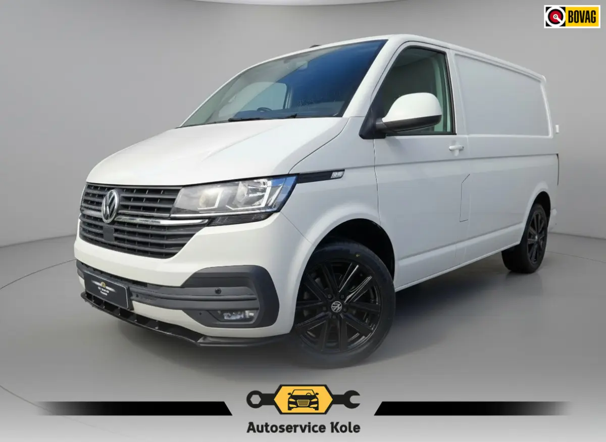 2.0 TDI L1H1 150PK * Trekhaak * Navigatiesysteem * 3-Zits * Parkeercamera * 96.000KM! *