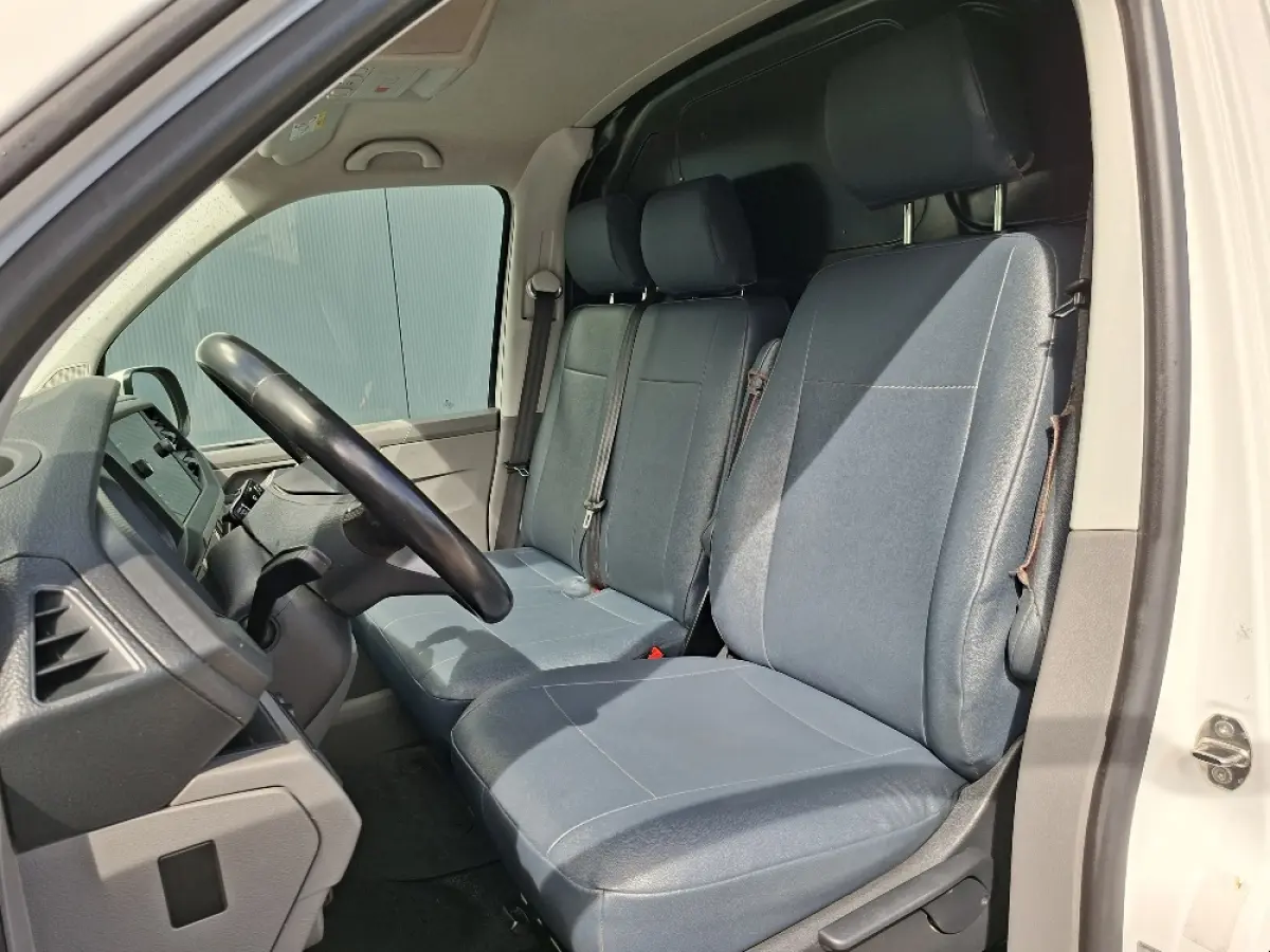 2.0 TDI L1H1 150PK * Trekhaak * Navigatiesysteem * 3-Zits * Parkeercamera * 96.000KM! *