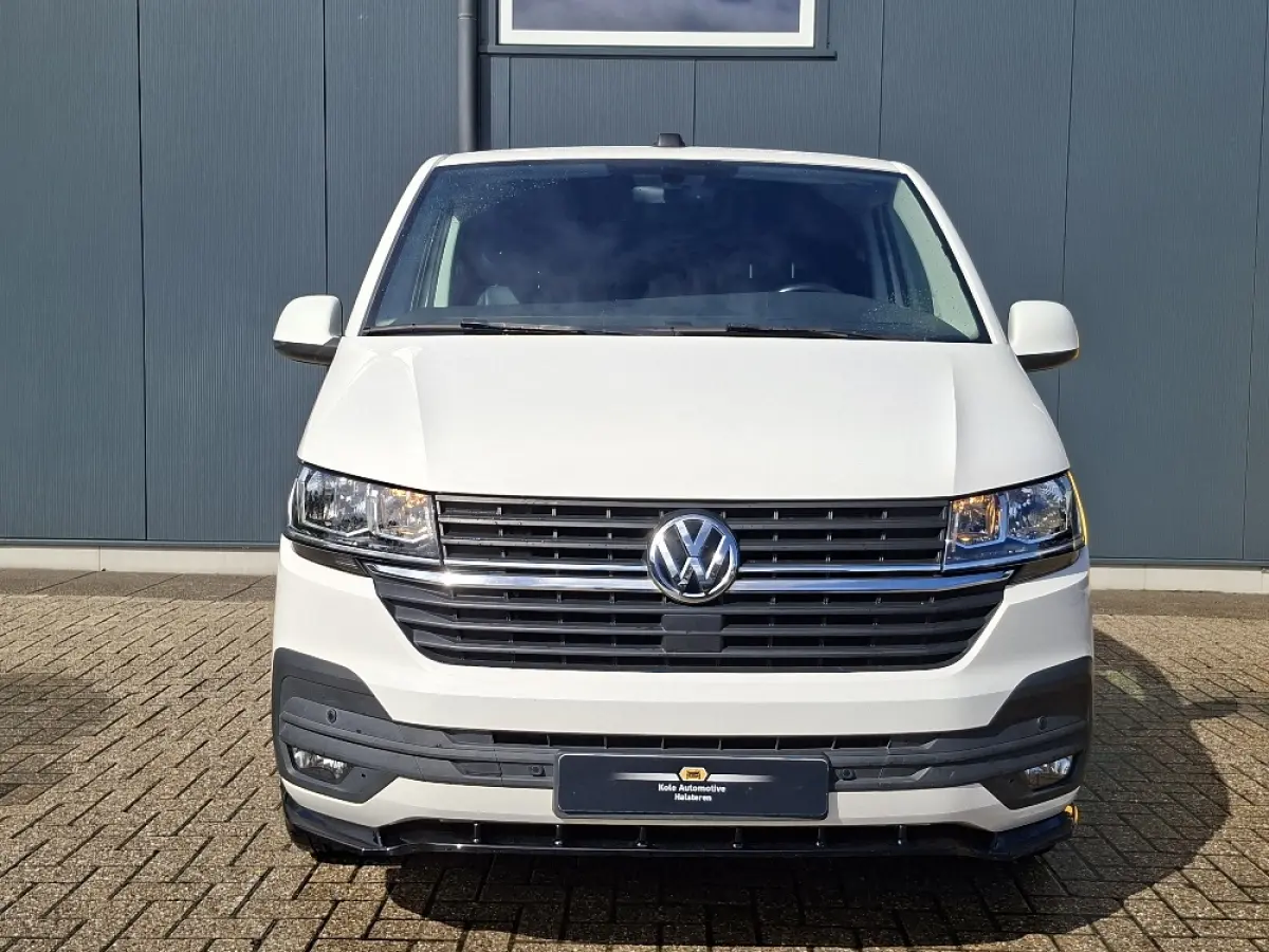 2.0 TDI L1H1 150PK * Trekhaak * Navigatiesysteem * 3-Zits * Parkeercamera * 96.000KM! *