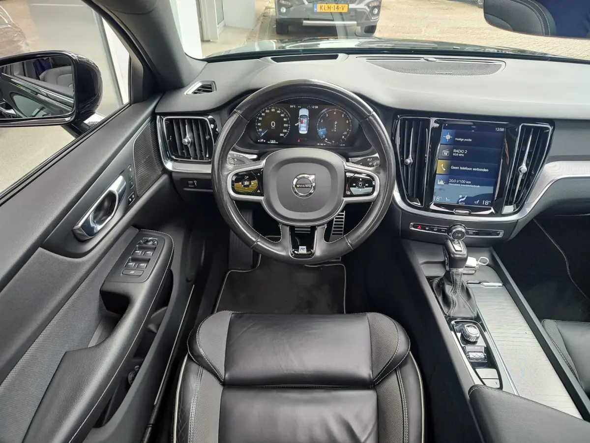 2.0 T4 R-DESIGN AUTOMAAT Lederen sportstoelen | Open dak | Harman Kardon | HUD