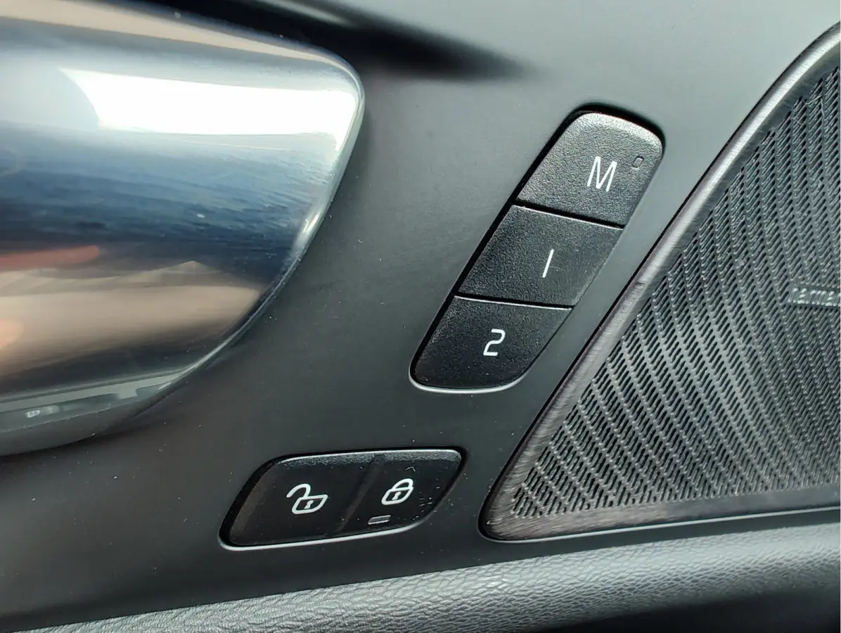 2.0 T4 R-DESIGN AUTOMAAT Lederen sportstoelen | Open dak | Harman Kardon | HUD