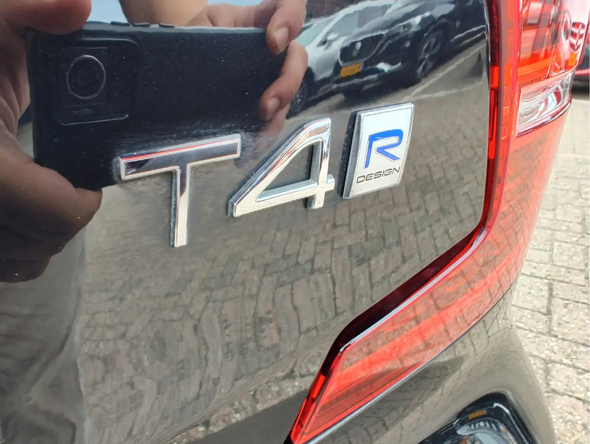 2.0 T4 R-DESIGN AUTOMAAT Lederen sportstoelen | Open dak | Harman Kardon | HUD