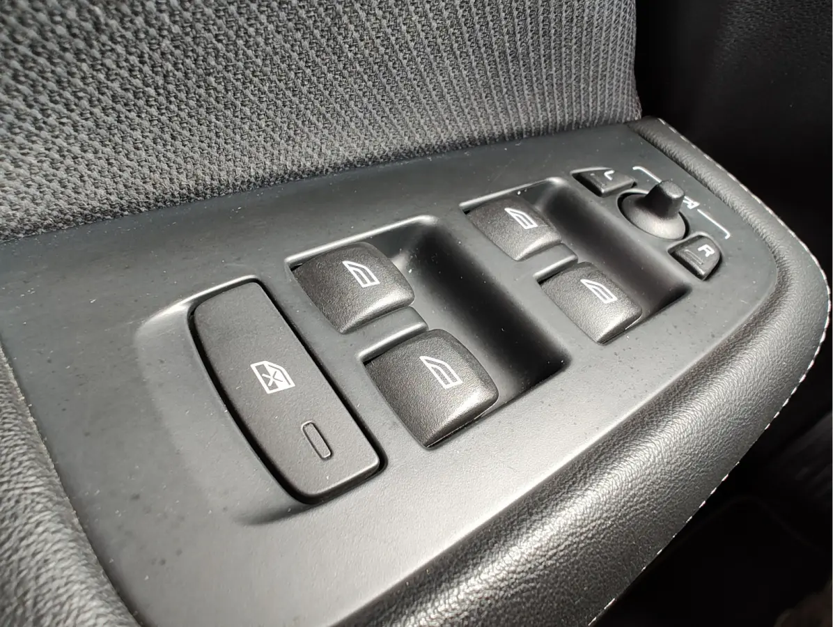 2.0 T4 R-DESIGN AUTOMAAT Lederen sportstoelen | Open dak | Harman Kardon | HUD