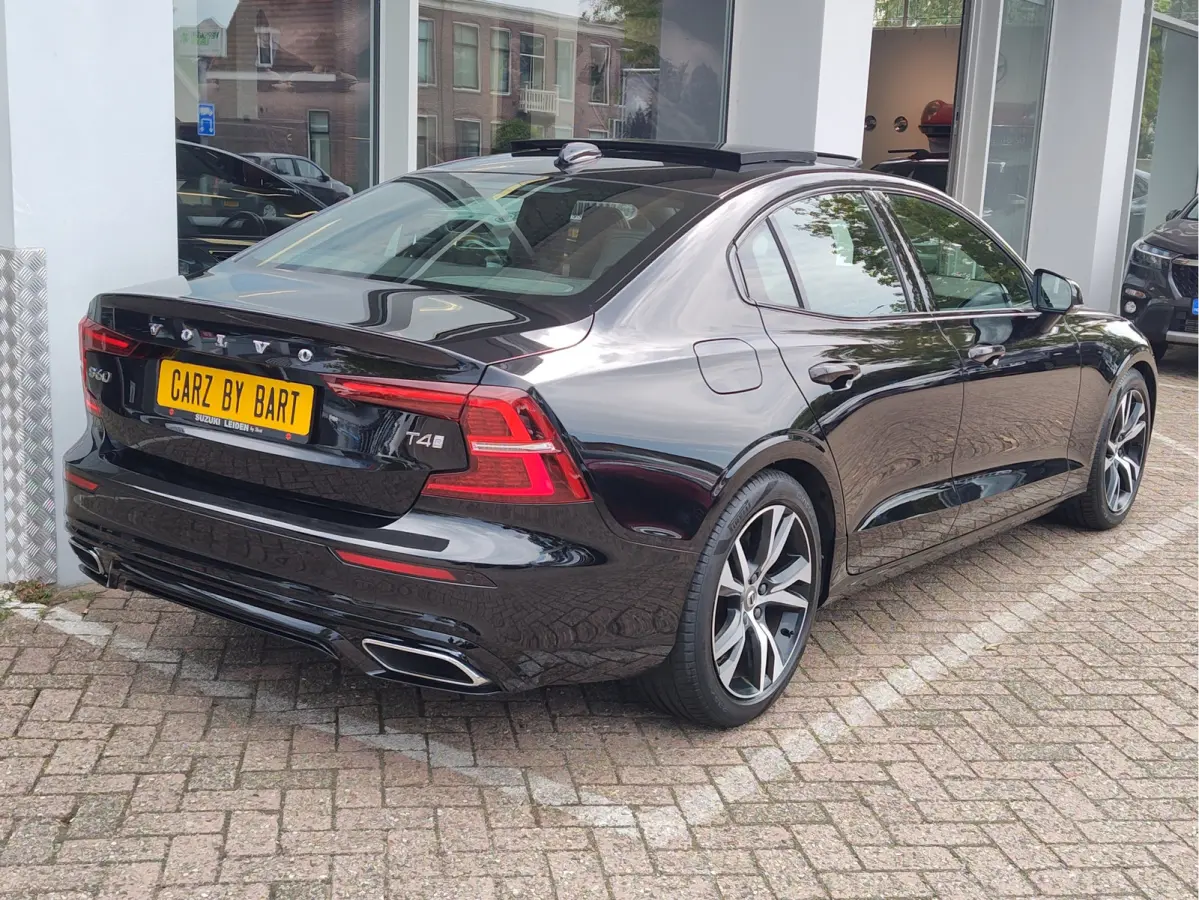 2.0 T4 R-DESIGN AUTOMAAT Lederen sportstoelen | Open dak | Harman Kardon | HUD