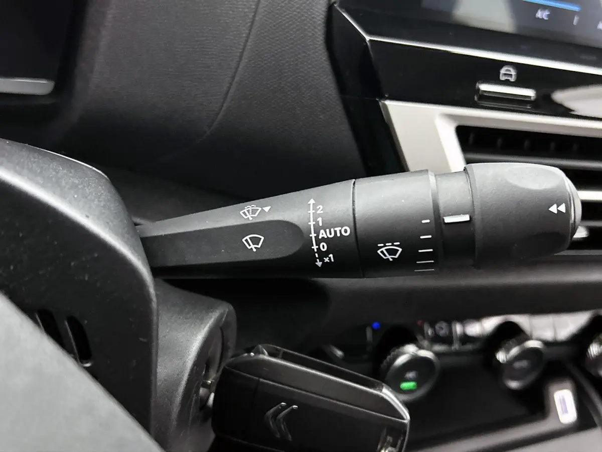 You 50 kWh 136pk | Accu 99% | Lage kilometerstand | Navigatie via Apple Carplay / Android Auto | Achteruitrijcamera | Climate Control | Cruise Control | Parkeersensoren | DAB+ radio | Armste