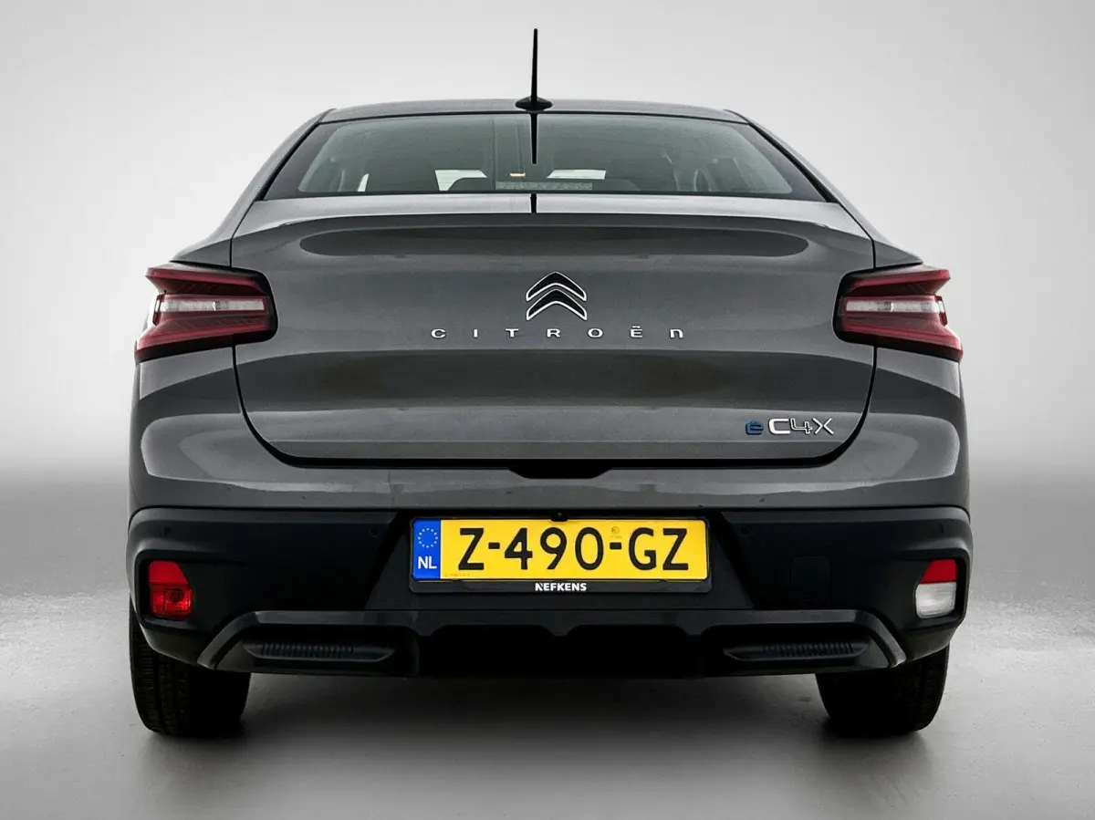 You 50 kWh 136pk | Accu 99% | Lage kilometerstand | Navigatie via Apple Carplay / Android Auto | Achteruitrijcamera | Climate Control | Cruise Control | Parkeersensoren | DAB+ radio | Armste