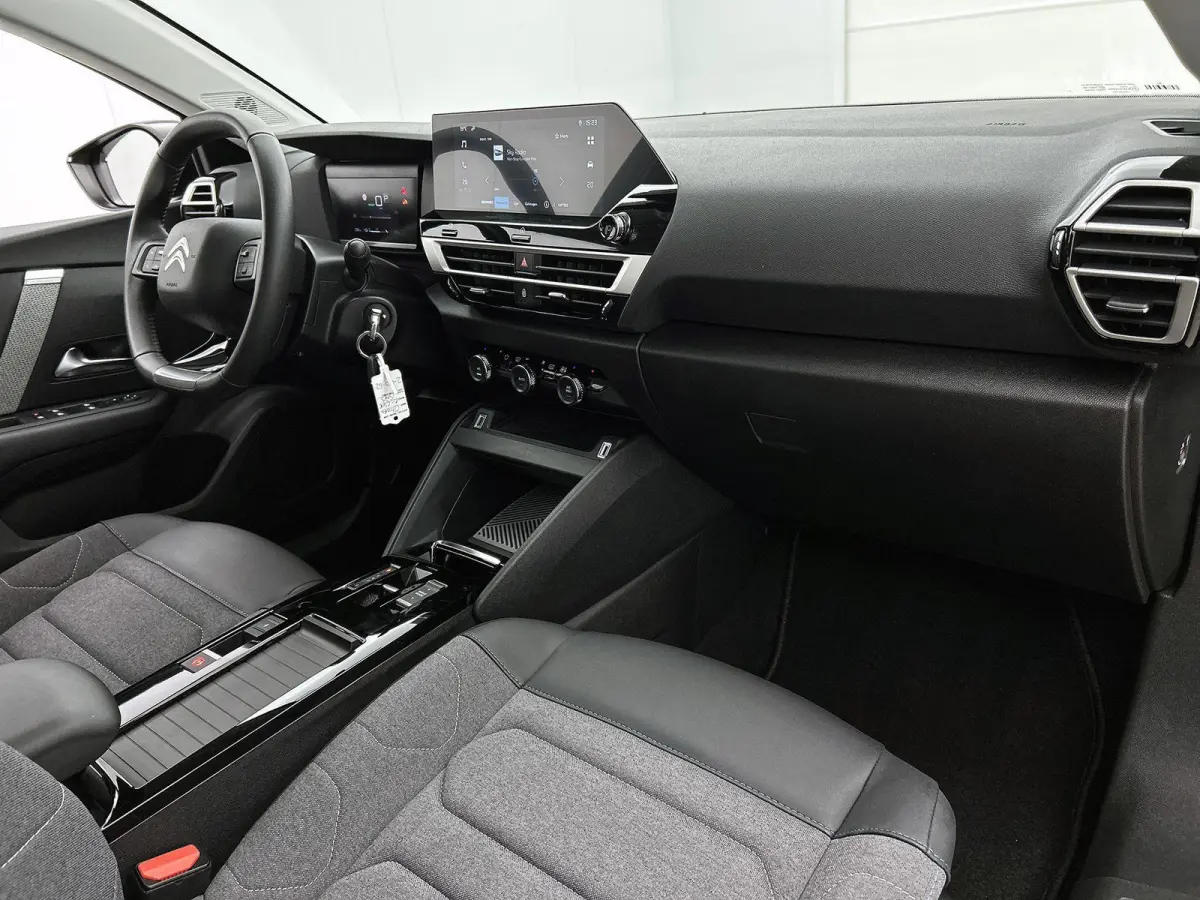 You 50 kWh 136pk | Accu 99% | Lage kilometerstand | Navigatie via Apple Carplay / Android Auto | Achteruitrijcamera | Climate Control | Cruise Control | Parkeersensoren | DAB+ radio | Armste
