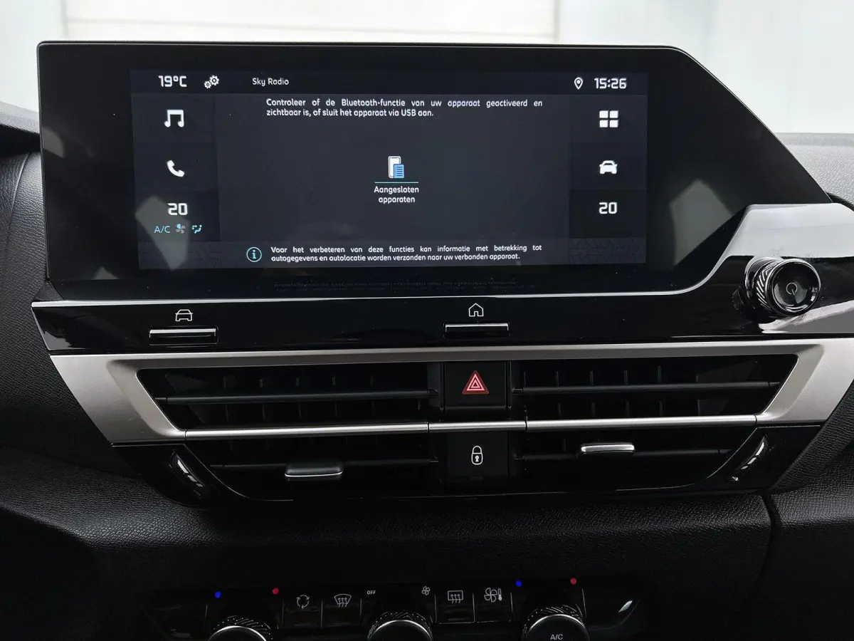 You 50 kWh 136pk | Accu 99% | Lage kilometerstand | Navigatie via Apple Carplay / Android Auto | Achteruitrijcamera | Climate Control | Cruise Control | Parkeersensoren | DAB+ radio | Armste