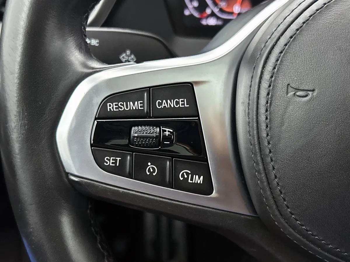 218i High Executive | Automaat | Panorama dak | Cruise control | Stoel verwarming | Leder | Climate control | Parkeer sensoren | Virtual cockpit | Navigatie