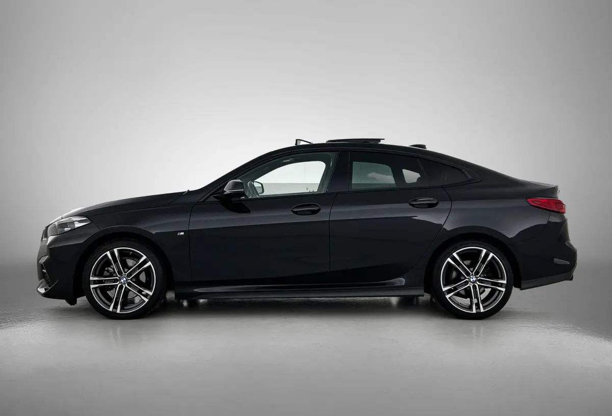 218i High Executive | Automaat | Panorama dak | Cruise control | Stoel verwarming | Leder | Climate control | Parkeer sensoren | Virtual cockpit | Navigatie