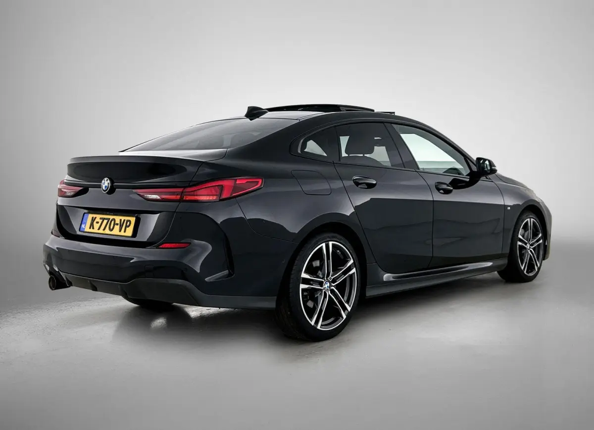 218i High Executive | Automaat | Panorama dak | Cruise control | Stoel verwarming | Leder | Climate control | Parkeer sensoren | Virtual cockpit | Navigatie