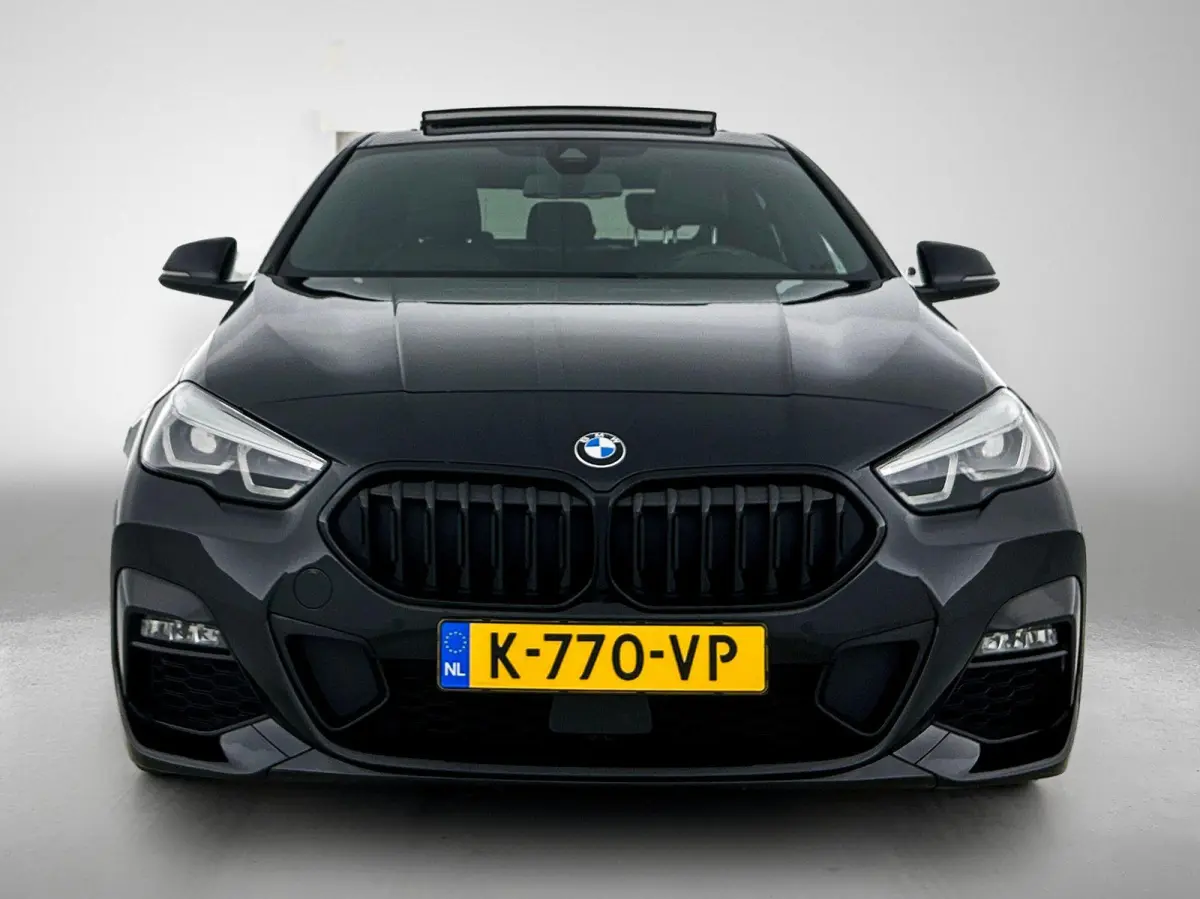 218i High Executive | Automaat | Panorama dak | Cruise control | Stoel verwarming | Leder | Climate control | Parkeer sensoren | Virtual cockpit | Navigatie