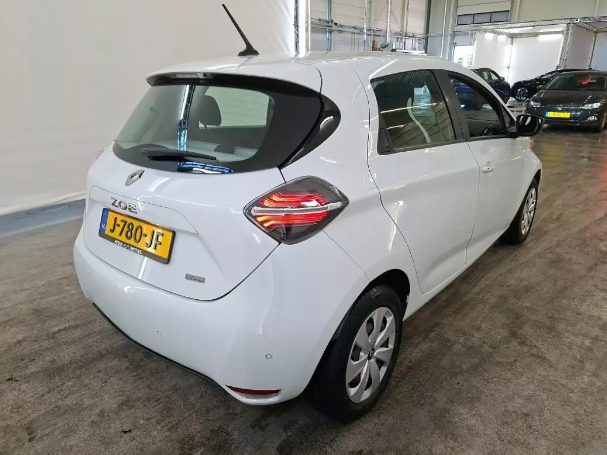 R110 LIFE 52 kWh (87% SOH) I KOOPACCU I NAVIGATIESYSTEEM I P-SENSOREN I CLIMATE CONTROL