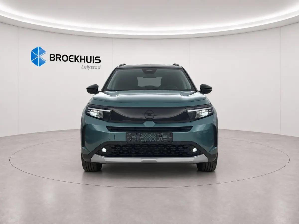 GS - | 11 kW boordlader | 17" Lichtmetalen velgen in Zwart met 215/60 R17 banden | Achteruitrijcamera