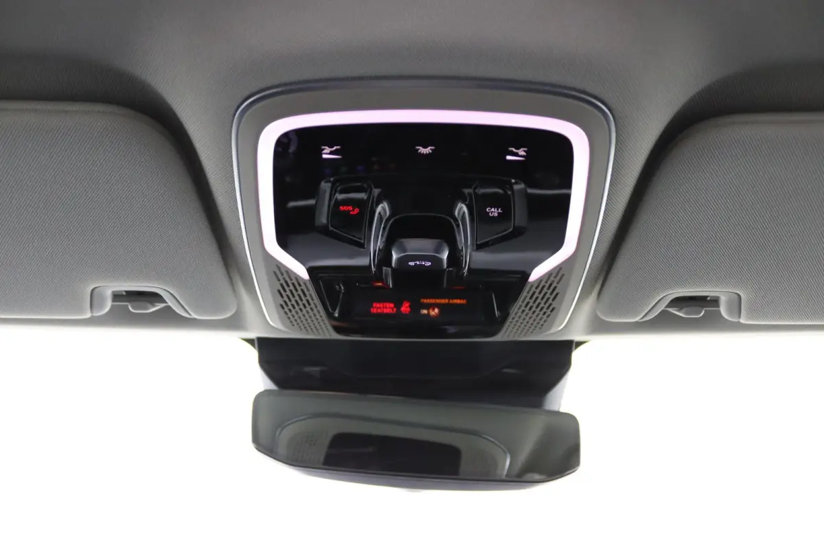 1.5*PLUG-IN*NAVI*PANO*CAM*ACC*CARPLAY*ECC*LED*