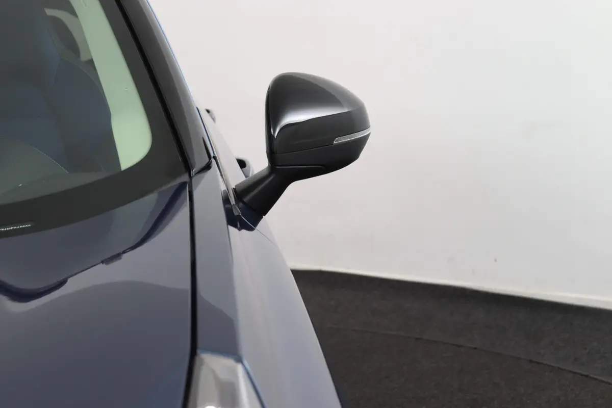 1.5*PLUG-IN*NAVI*PANO*CAM*ACC*CARPLAY*ECC*LED*