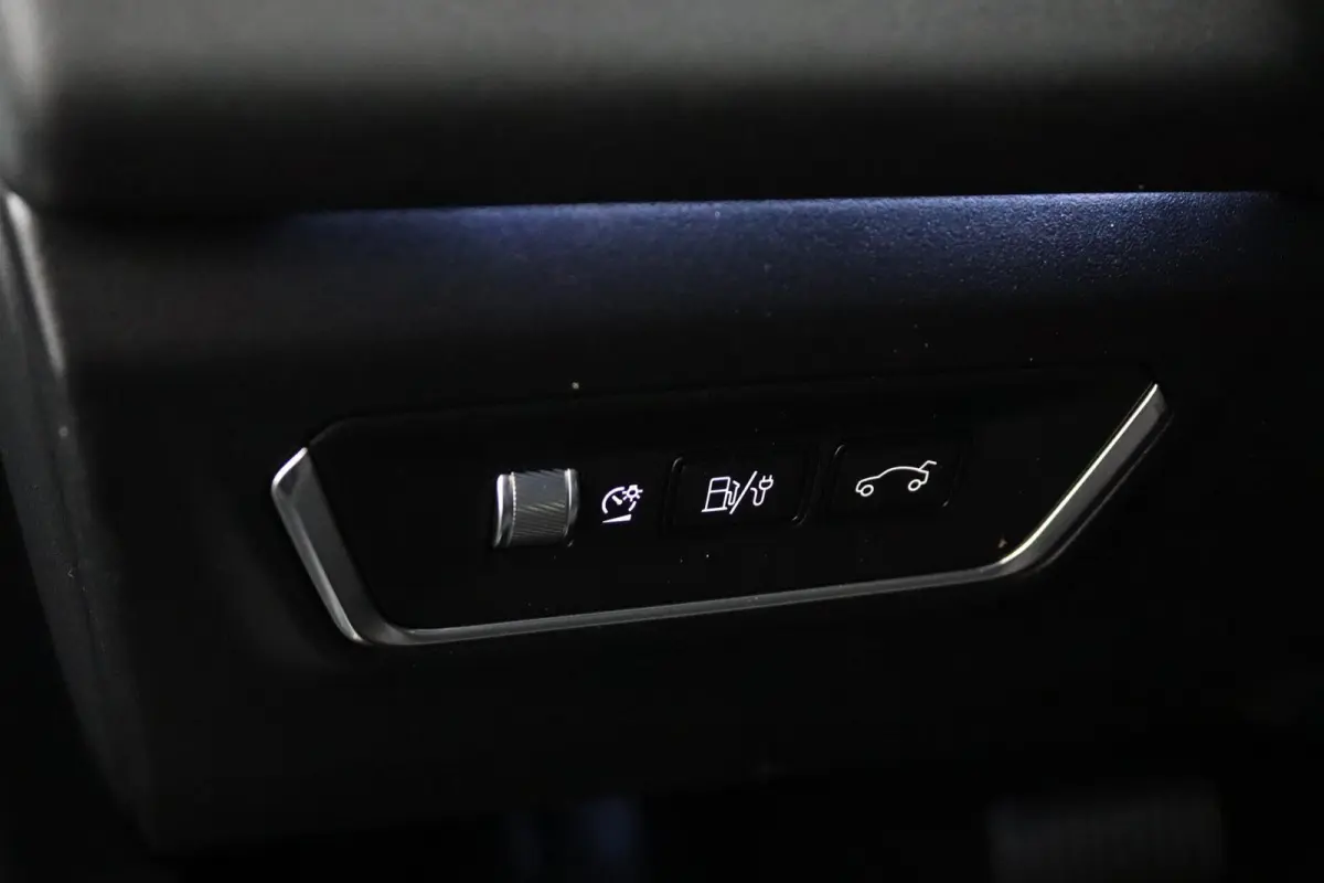1.5*PLUG-IN*NAVI*PANO*CAM*ACC*CARPLAY*ECC*LED*