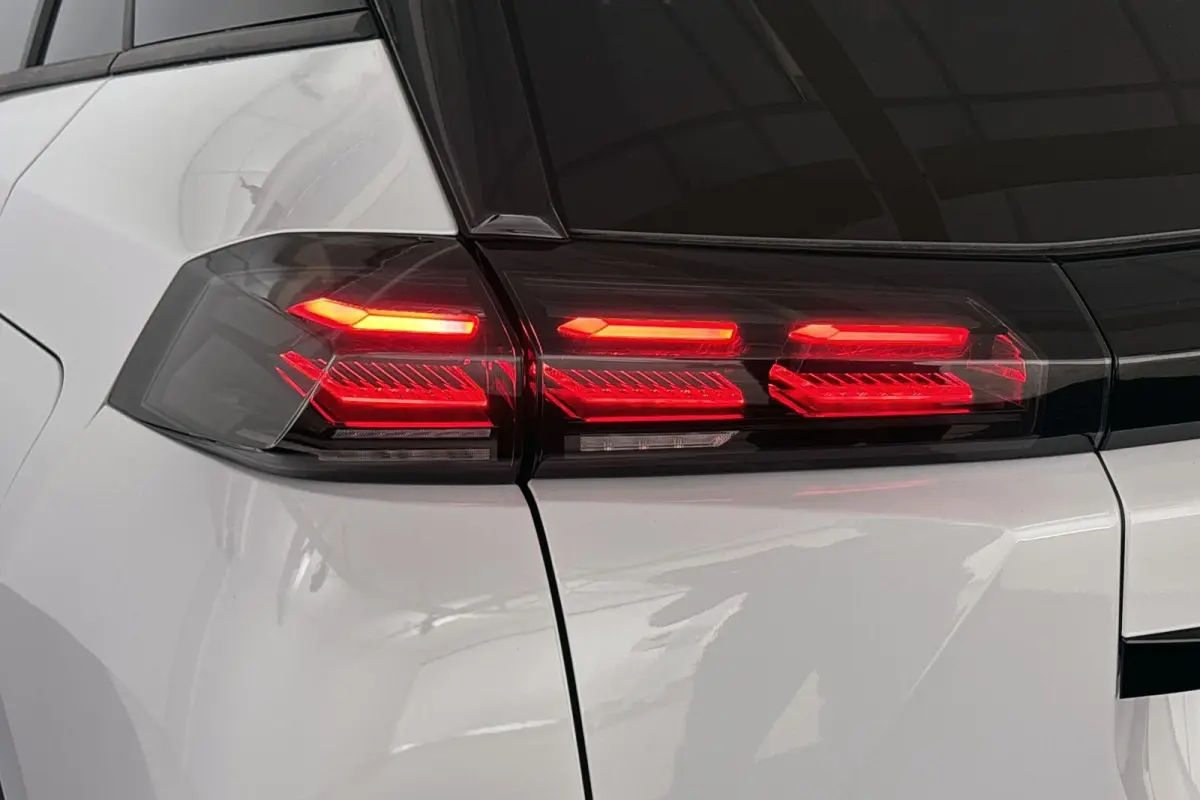 1.2 Hybrid 145 GT Keyless Camera Dodehoek Adaptive Cruise