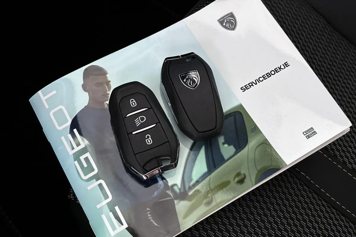 1.2 Hybrid 145 GT Keyless Camera Dodehoek Adaptive Cruise