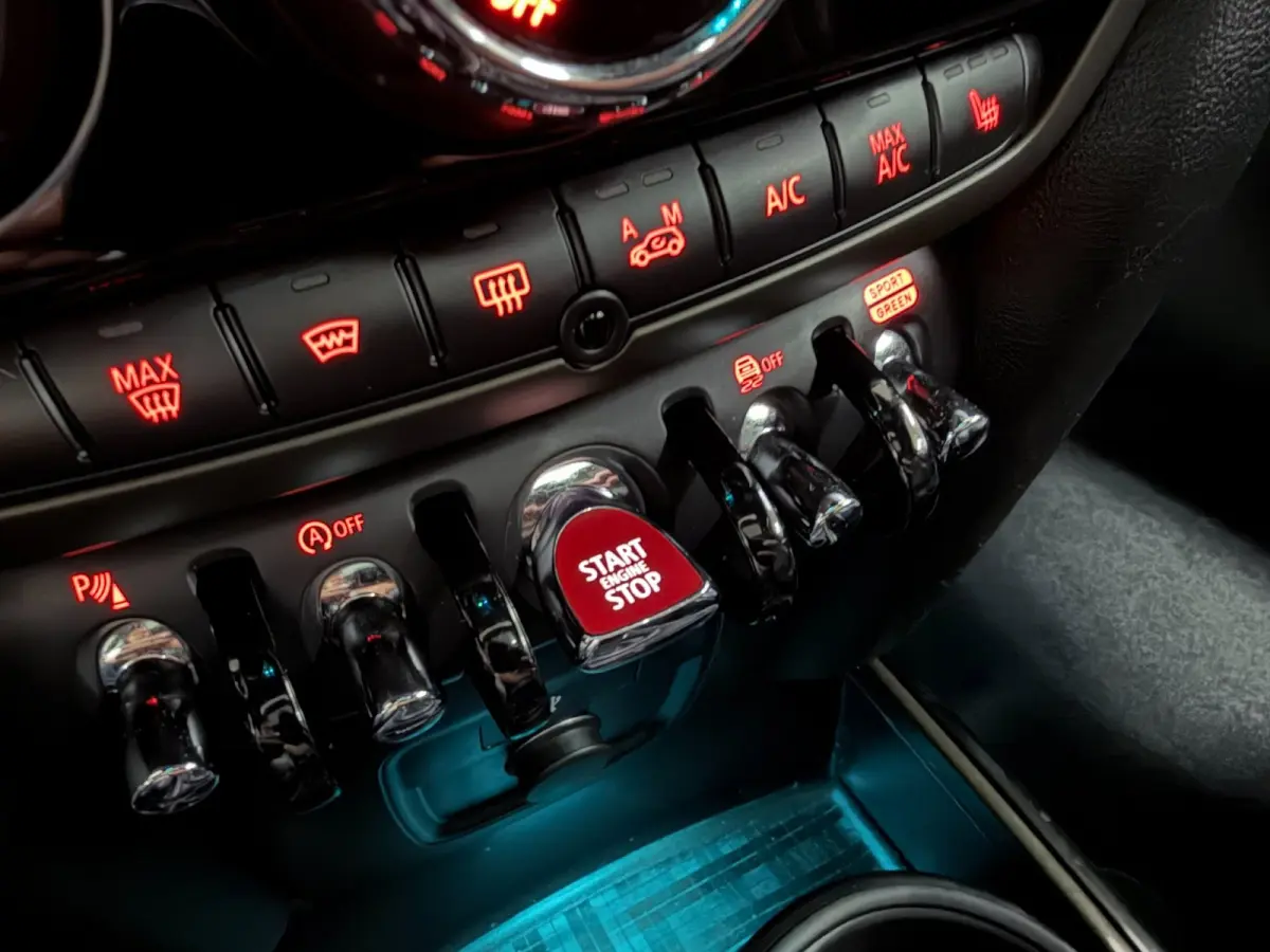 1.5 Cooper Chili PANO/LEDER/H-KARDON/NAVI/CAM/CARPLAY/ECC/PDC///