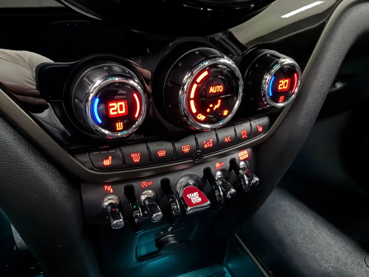 1.5 Cooper Chili PANO/LEDER/H-KARDON/NAVI/CAM/CARPLAY/ECC/PDC///