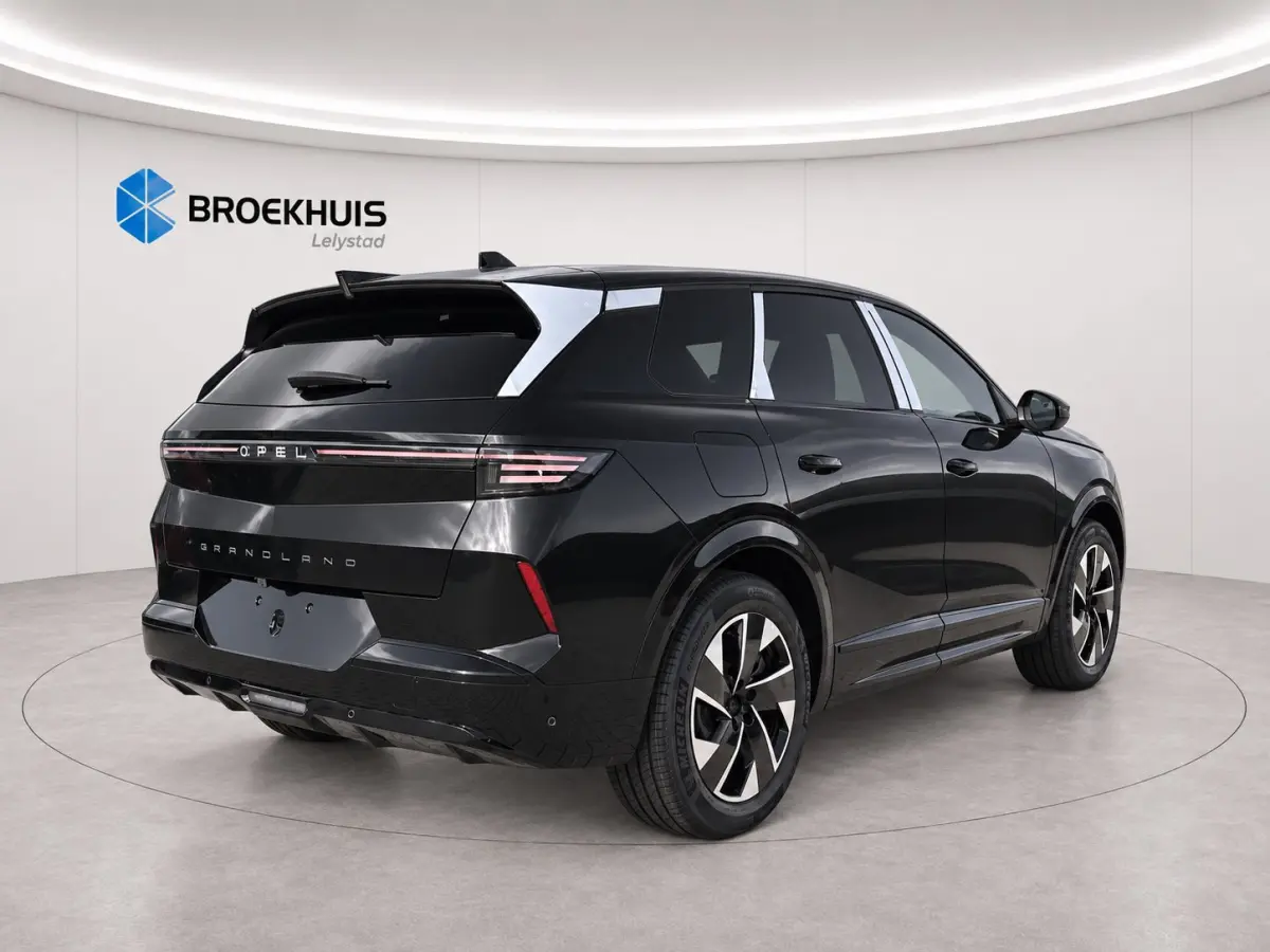 GS - PHEV | Draadloze telefoonlader (Inductie) | Elektronische klimaatregeling met twee zones | LED dagrijverlichting