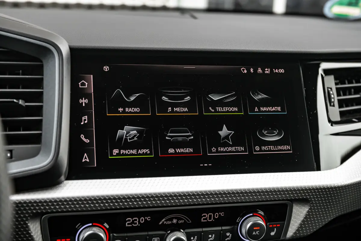 25 TFSI S edition | Stoelverwarming | Adaptive Cruise Control | | Apple Carplay/Android Auto|telefoonintegratie premium | Cruise control adaptief | Extra getint glas