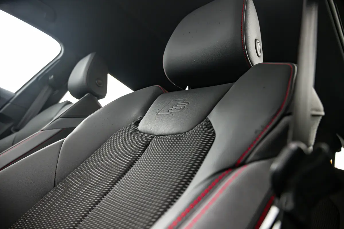25 TFSI S edition | Stoelverwarming | Adaptive Cruise Control | | Apple Carplay/Android Auto|telefoonintegratie premium | Cruise control adaptief | Extra getint glas