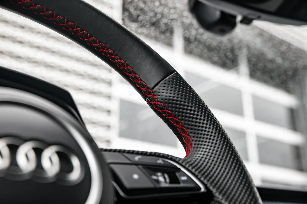 25 TFSI S edition | Stoelverwarming | Adaptive Cruise Control | | Apple Carplay/Android Auto|telefoonintegratie premium | Cruise control adaptief | Extra getint glas