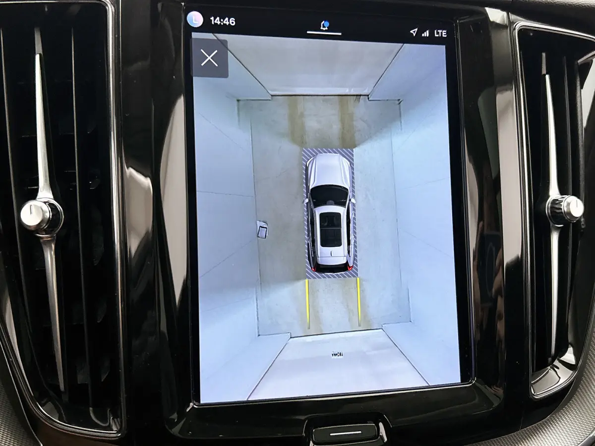 2.0 T6 Plug-in LongRange SOH 100% / AWD Plus Bright / Panoramadak / Pdc+Camera / NL.Auto / Stoel-Stuurverwarming / Apk 02-2027