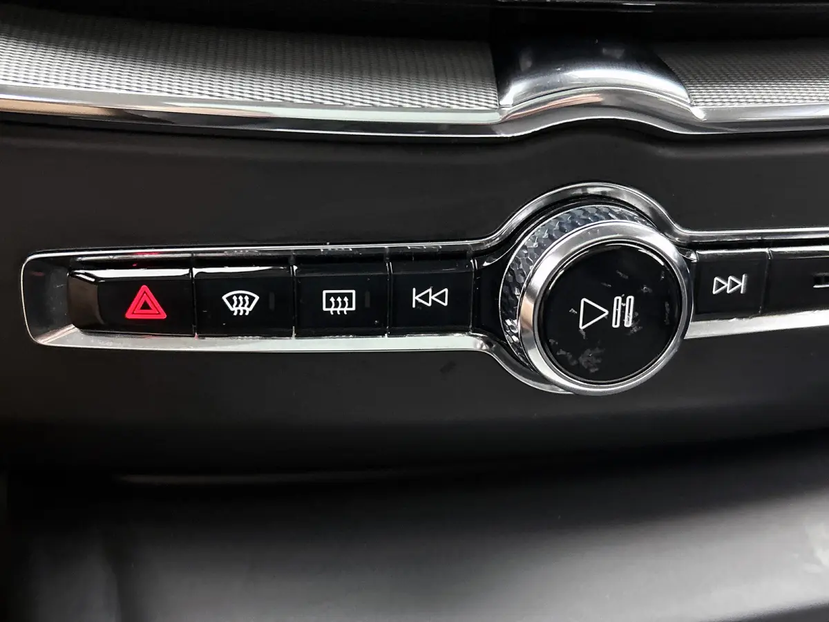 2.0 T6 Plug-in LongRange SOH 100% / AWD Plus Bright / Panoramadak / Pdc+Camera / NL.Auto / Stoel-Stuurverwarming / Apk 02-2027