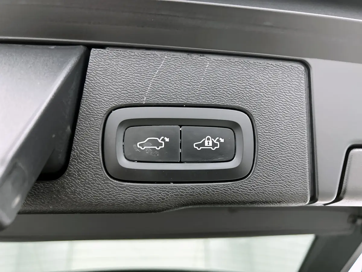 2.0 T6 Plug-in LongRange SOH 100% / AWD Plus Bright / Panoramadak / Pdc+Camera / NL.Auto / Stoel-Stuurverwarming / Apk 02-2027