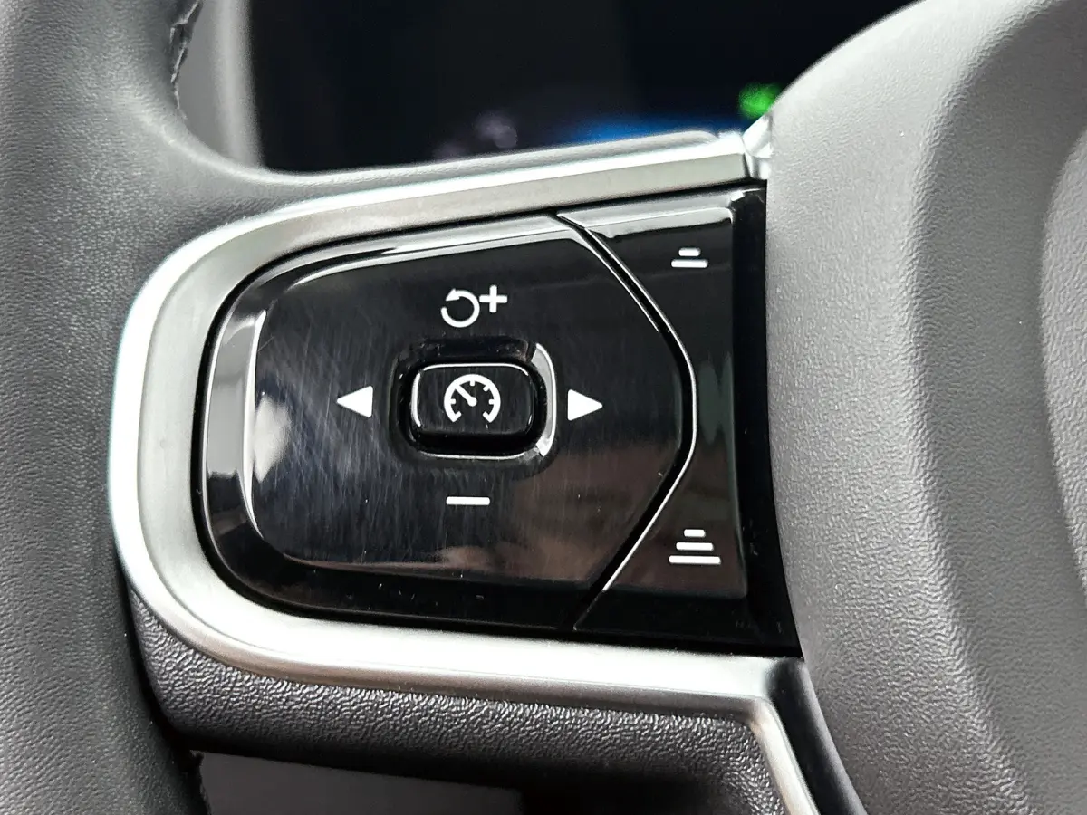 2.0 T6 Plug-in LongRange SOH 100% / AWD Plus Bright / Panoramadak / Pdc+Camera / NL.Auto / Stoel-Stuurverwarming / Apk 02-2027