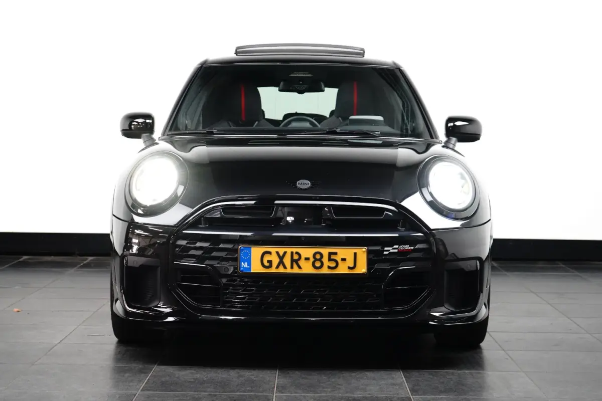 2.0 Cooper S John Cooper Works XL 204 pk | Achteruitrijcamera | Panoramadak | Apple Carplay |