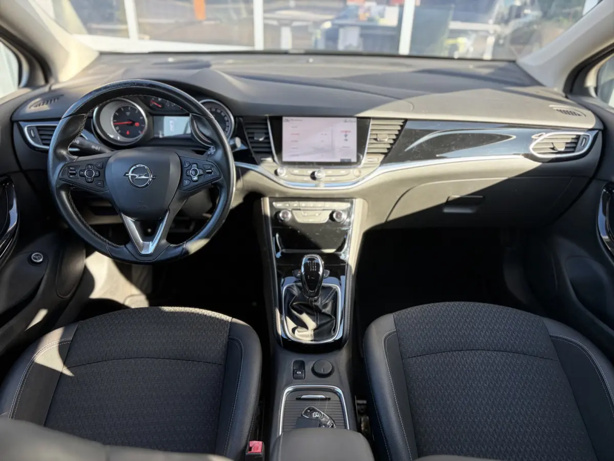 1.4 Turbo S/S 125pk | Apple Carplay/Android Auto | Cruise control | Electronic climate control | Kofferbak elektrisch bedienbaar | LED koplampen | Navigatiesysteem full map | Parkeersensor v