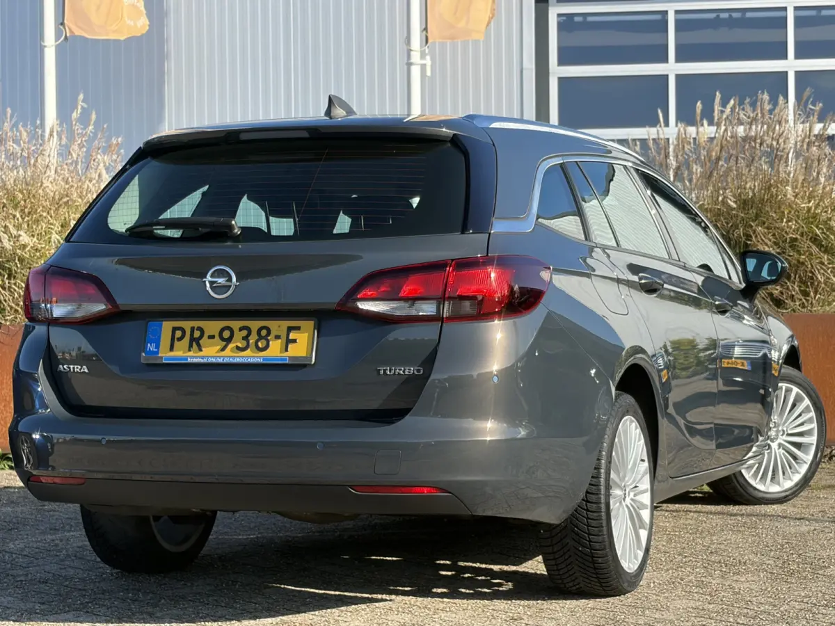 1.4 Turbo S/S 125pk | Apple Carplay/Android Auto | Cruise control | Electronic climate control | Kofferbak elektrisch bedienbaar | LED koplampen | Navigatiesysteem full map | Parkeersensor v