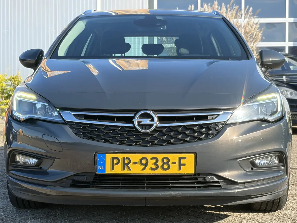 1.4 Turbo S/S 125pk | Apple Carplay/Android Auto | Cruise control | Electronic climate control | Kofferbak elektrisch bedienbaar | LED koplampen | Navigatiesysteem full map | Parkeersensor v