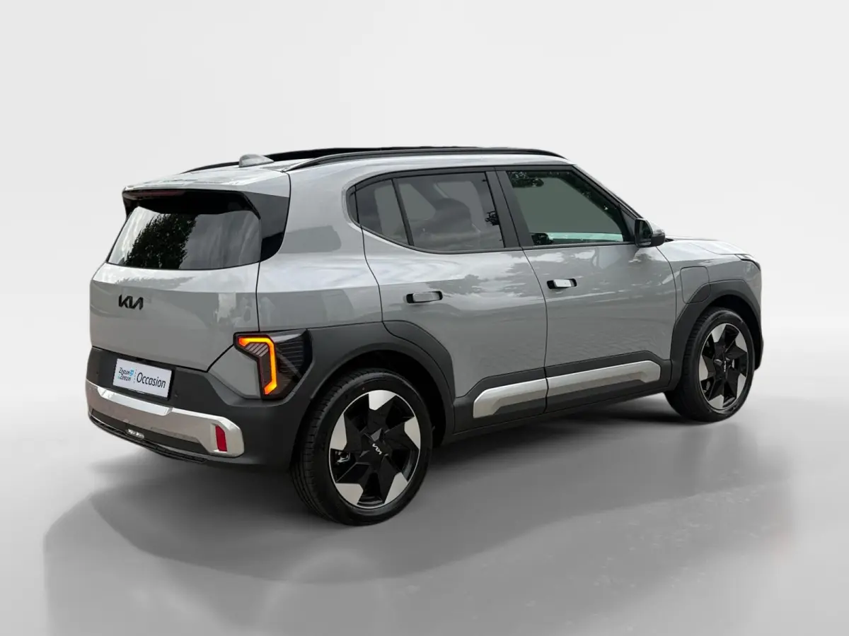Plus Advanced 61 kWh Demonstratie auto | Leverbaar vanaf maart 2027 | Schuifdak | Stoel + Stuurverwarming |