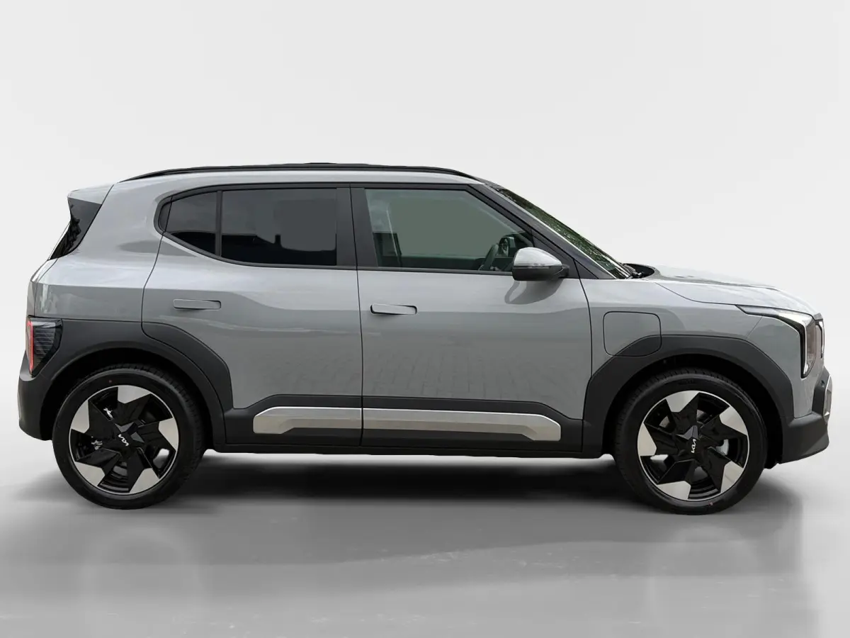 Plus Advanced 61 kWh Demonstratie auto | Leverbaar vanaf maart 2027 | Schuifdak | Stoel + Stuurverwarming |