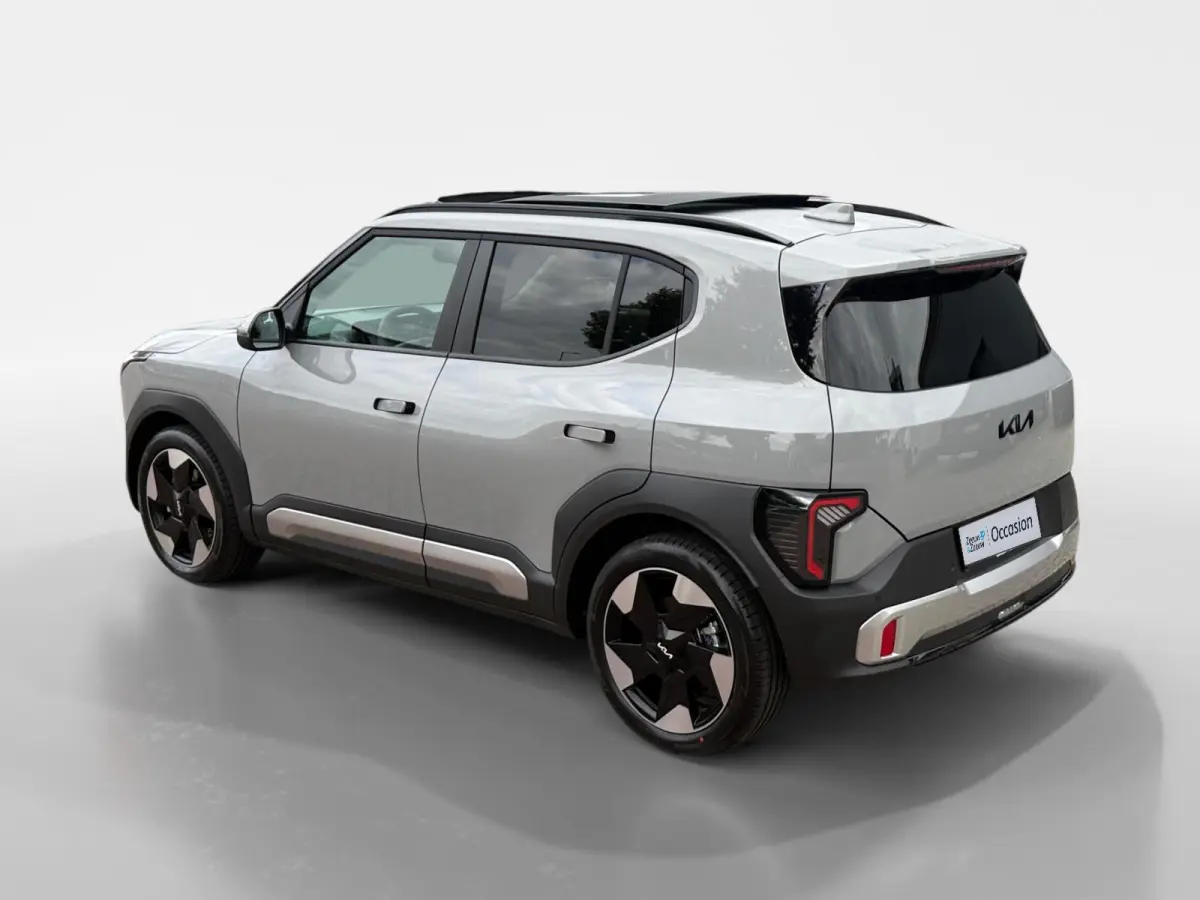 Plus Advanced 61 kWh Demonstratie auto | Leverbaar vanaf maart 2027 | Schuifdak | Stoel + Stuurverwarming |
