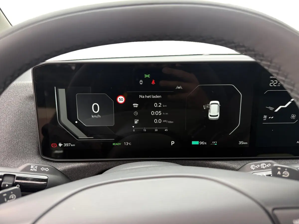 Plus Advanced 61 kWh Demonstratie auto | Leverbaar vanaf maart 2027 | Schuifdak | Stoel + Stuurverwarming |