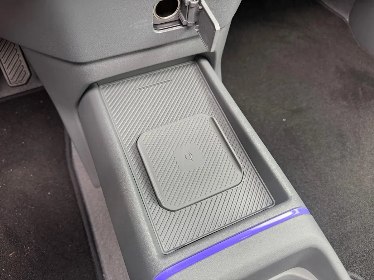Plus Advanced 61 kWh Demonstratie auto | Leverbaar vanaf maart 2027 | Schuifdak | Stoel + Stuurverwarming |