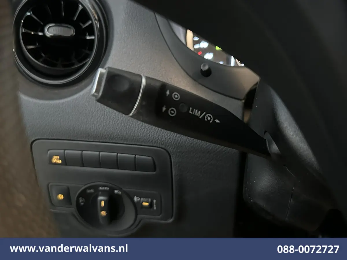 110 CDI 102pk L2H1 Euro6 Airco | Imperiaal | Camera | Navigatie | Trekhaak | Apple Carplay | Cruisecontrol Android Auto, Parkeersensoren, Bijrijdersbank, Achterklep