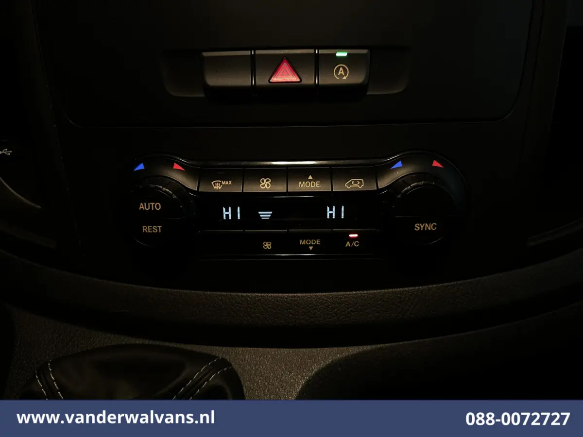 110 CDI 102pk L2H1 Euro6 Airco | Imperiaal | Camera | Navigatie | Trekhaak | Apple Carplay | Cruisecontrol Android Auto, Parkeersensoren, Bijrijdersbank, Achterklep