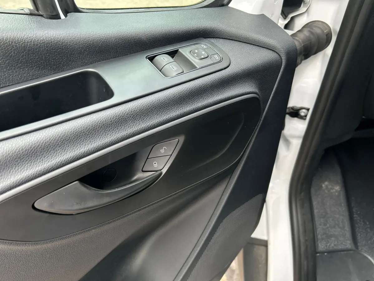 519 L3 Bakwagen N1 PRIJS INCL BPM | Gev.stoel
