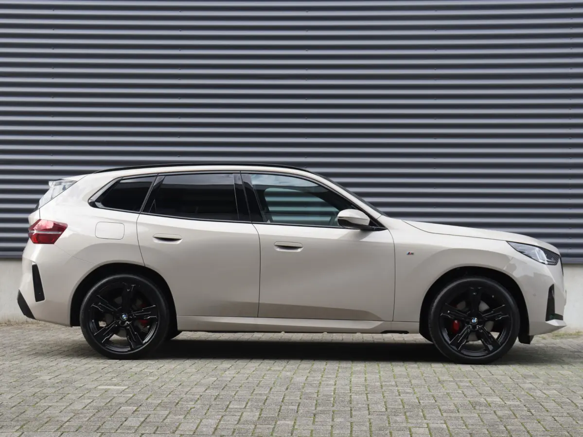 30e xDrive | M Sport Pro | SOH 100% | Trekhaak | Head-Up | Panodak | Driving Assistant Prof. | Parking Assistant Plus | Stoelventilatie | Adaptief Onderstel | Harman Kardon | Comfort Access 