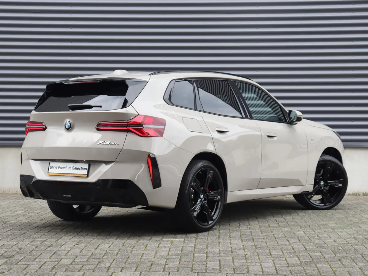 30e xDrive | M Sport Pro | SOH 100% | Trekhaak | Head-Up | Panodak | Driving Assistant Prof. | Parking Assistant Plus | Stoelventilatie | Adaptief Onderstel | Harman Kardon | Comfort Access 
